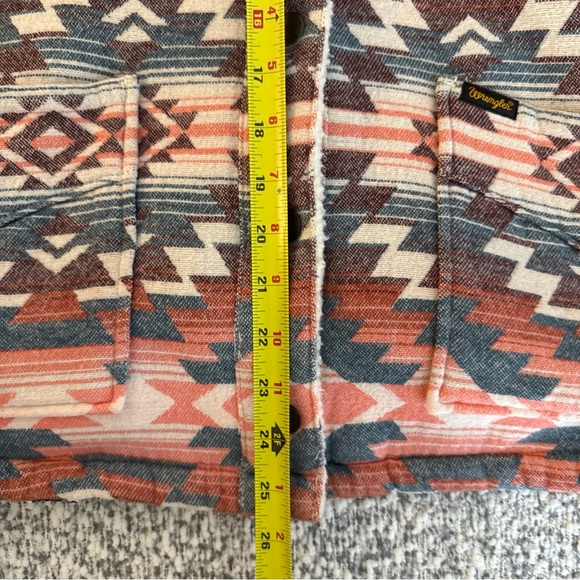 Wrangler Sherpa Lined Southwestern Print Button Up Jacket Womens Size XL - Picture 12 of 12